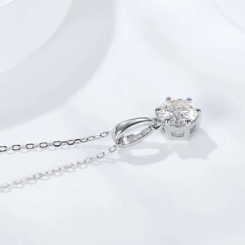 Starlight Radiance 1 Carat Moissanite Pendant in 925 Sterling Silver
